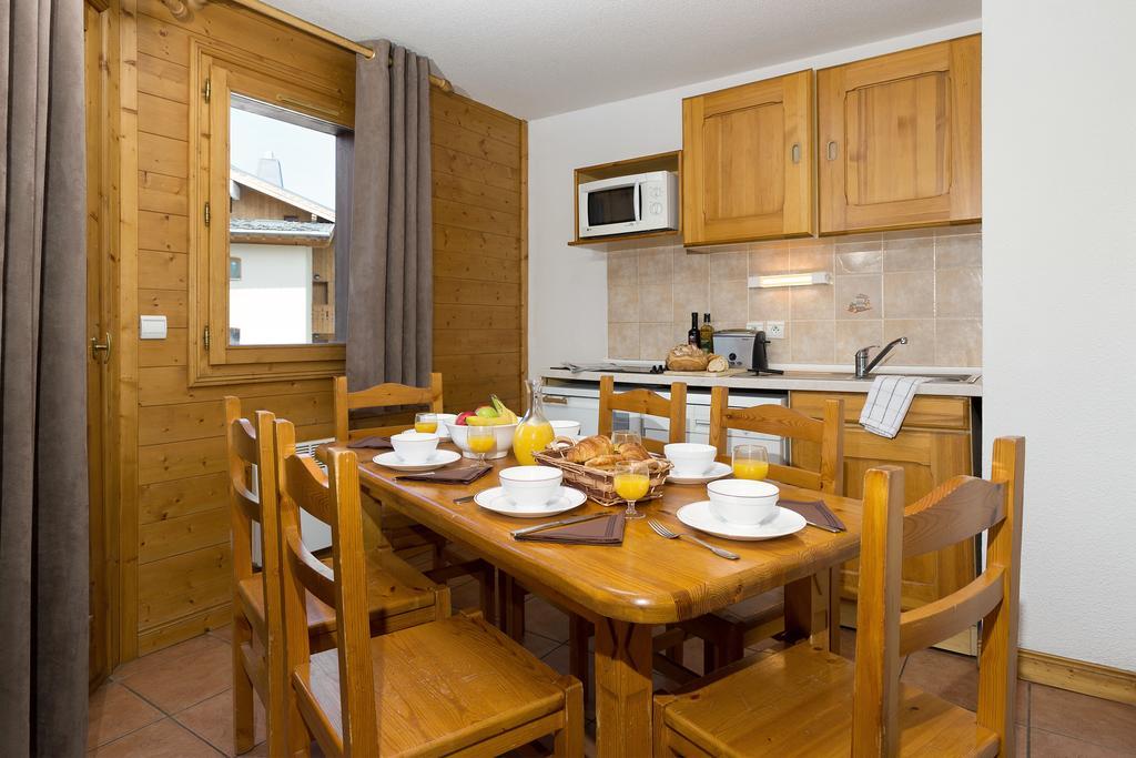 Madame Vacances Les Chalets Du Praz La Plagne Zimmer foto